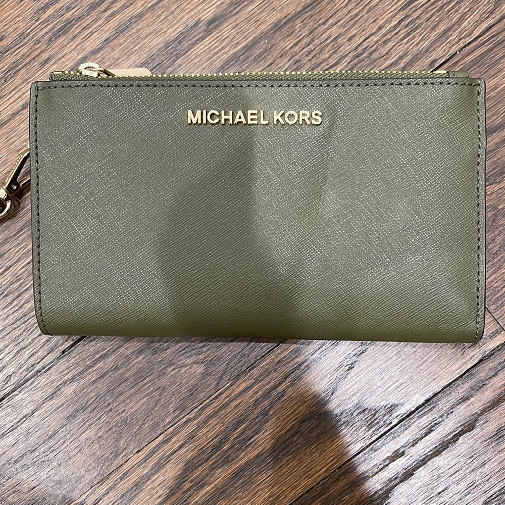NWT MK WALLET CLUTCH